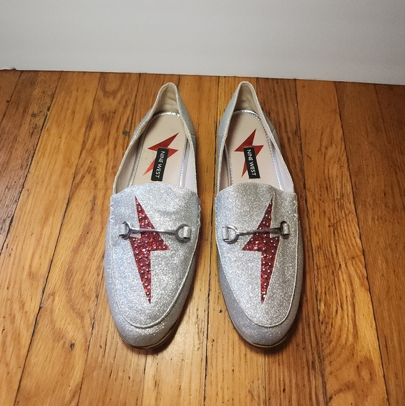 5/$100 SALE - Nine West Wild Girls Lightning Bolt Silver/Red Flat Loafer Shoes - Picture 3 of 14